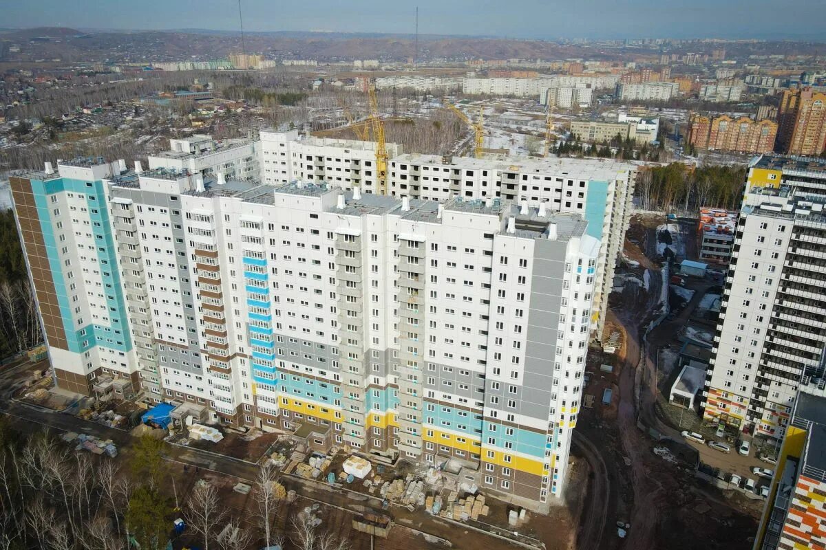 Ягодный жилой. Елены стасовой 48 е красноярск. Елены стасовой 48е. Горизонты уссурийск жилой комплекс. Ягодный жилой.