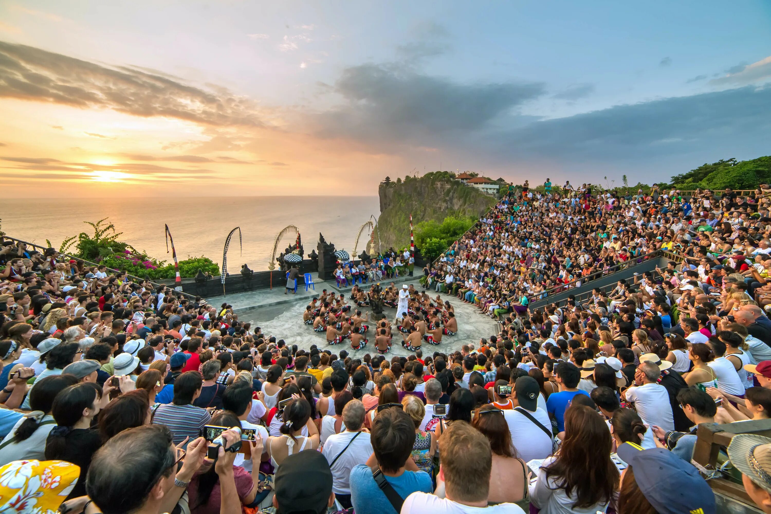 Kecak Uluwatu Бали. Туристы на Бали. Бали туризм. Бали фото туристов.