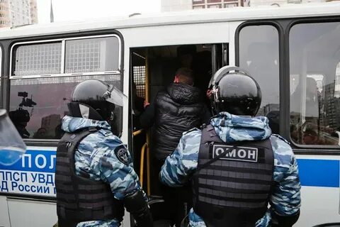 Омон едет
