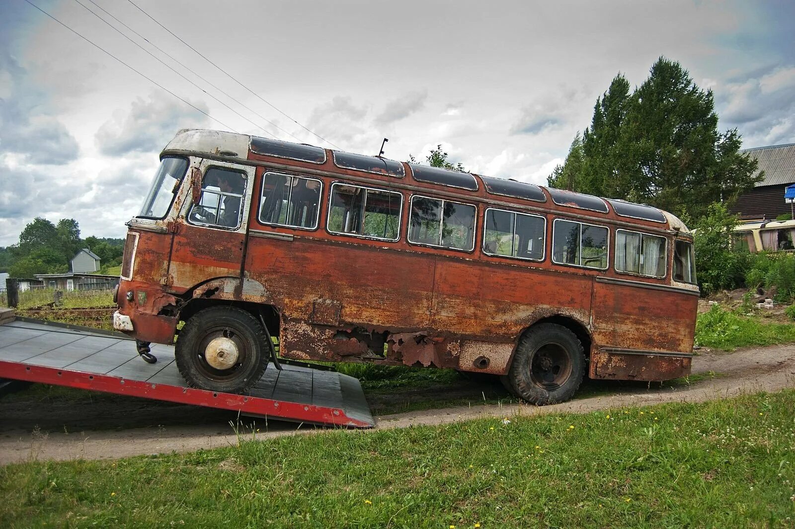 Автобусы старые дороги. Старый пазик ПАЗ-672. ПАЗ 3201. ПАЗ 672 шасси. ПАЗ 3205 Ржавый.
