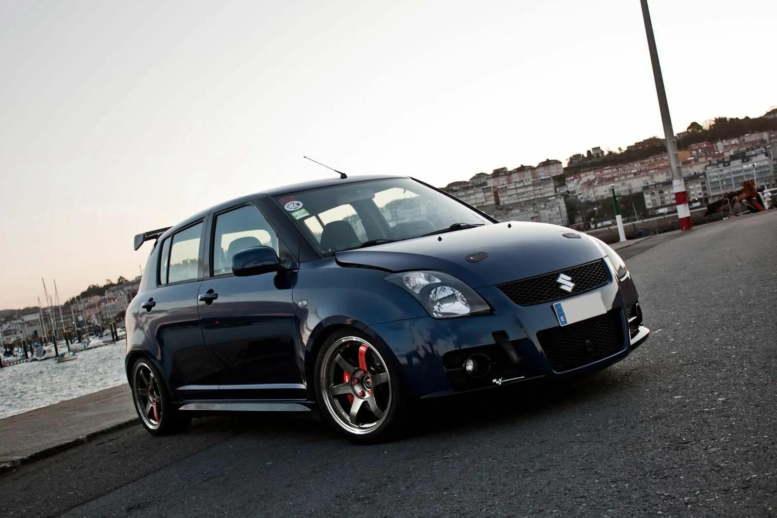 Tuning suzuki. Suzuki Swift Tuning. Тюнинг Сузуки Свифт 2008. Suzuki Swift Sport Tuning. Suzuki Swift 2008 обвес.