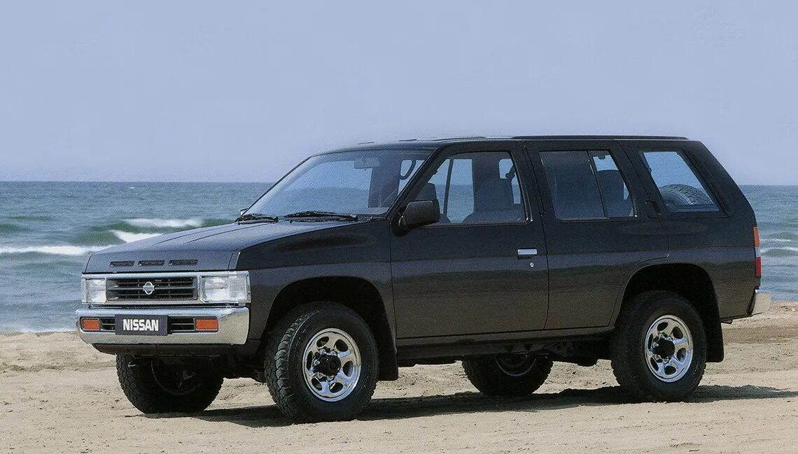 Ниссан террано 1 поколения. Nissan Terrano 1. Nissan Terrano 1 2 поколение. Nissan Terrano 1985.