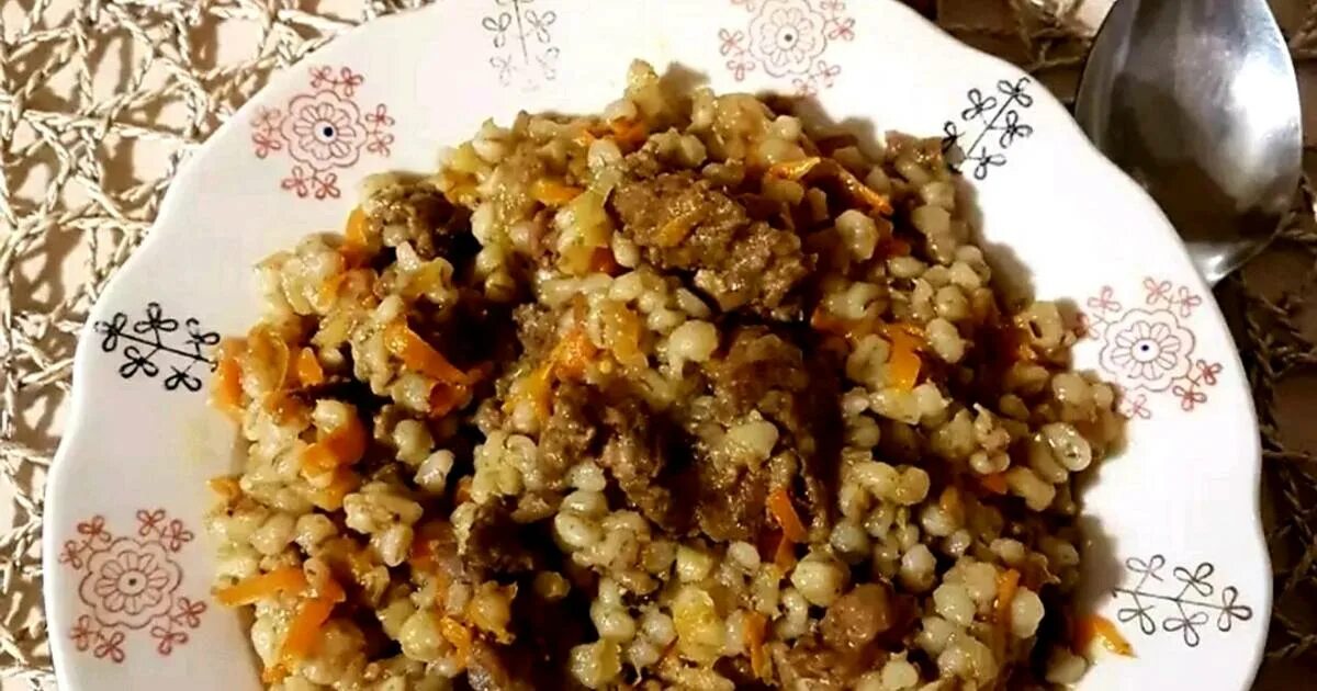 перловая каша с тушенкой в мультиварке. перловка с тушенкой. перловая каша с тушенкой. перловая каша с тушенкой. перловая крупа с тушенкой.