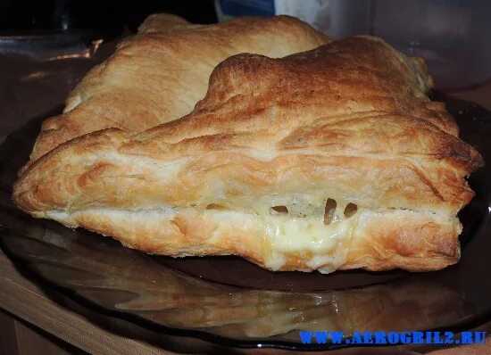 Язычок слоеный с творогом. Выпечка из слоеного теста в аэрогриле. Слойка с мясом. Пицца из слоеного теста в аэрогриле. Слоеное тесто в аэрогриле hotter.