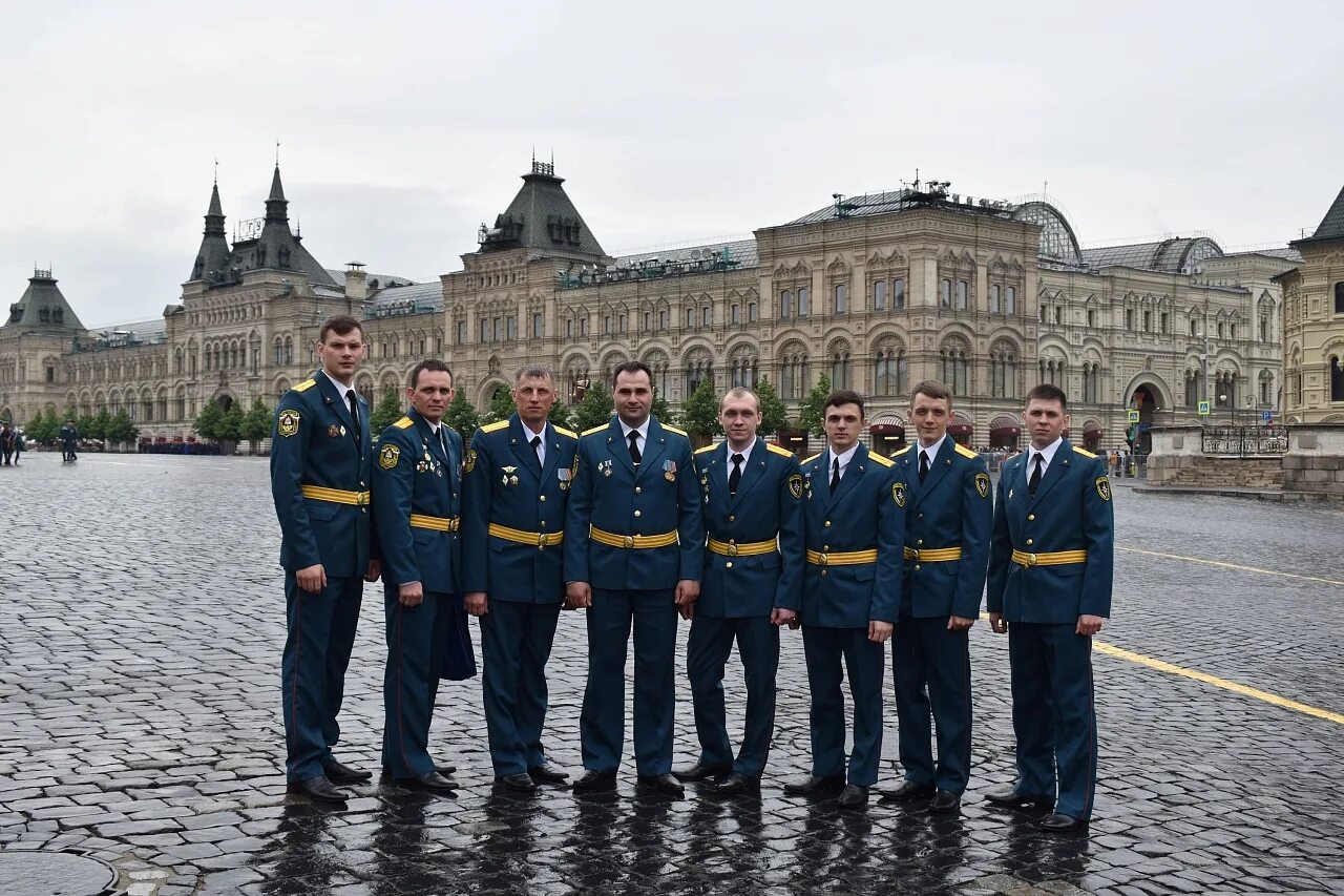 Прием в Кремле выпускников военных вузов 2021. Встреча президента с выпускниками военных академий 2022. Выпускники военных вузов в Кремле. Концерт к 23 февраля 2024 в кремле