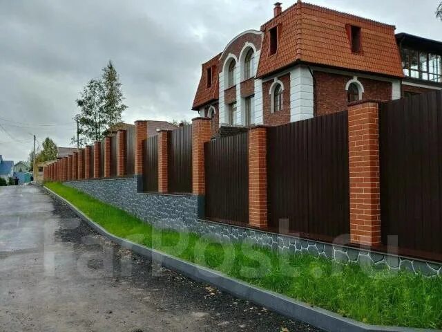 Заборы россии фото На берегу Акатовского озера началась большая стройка