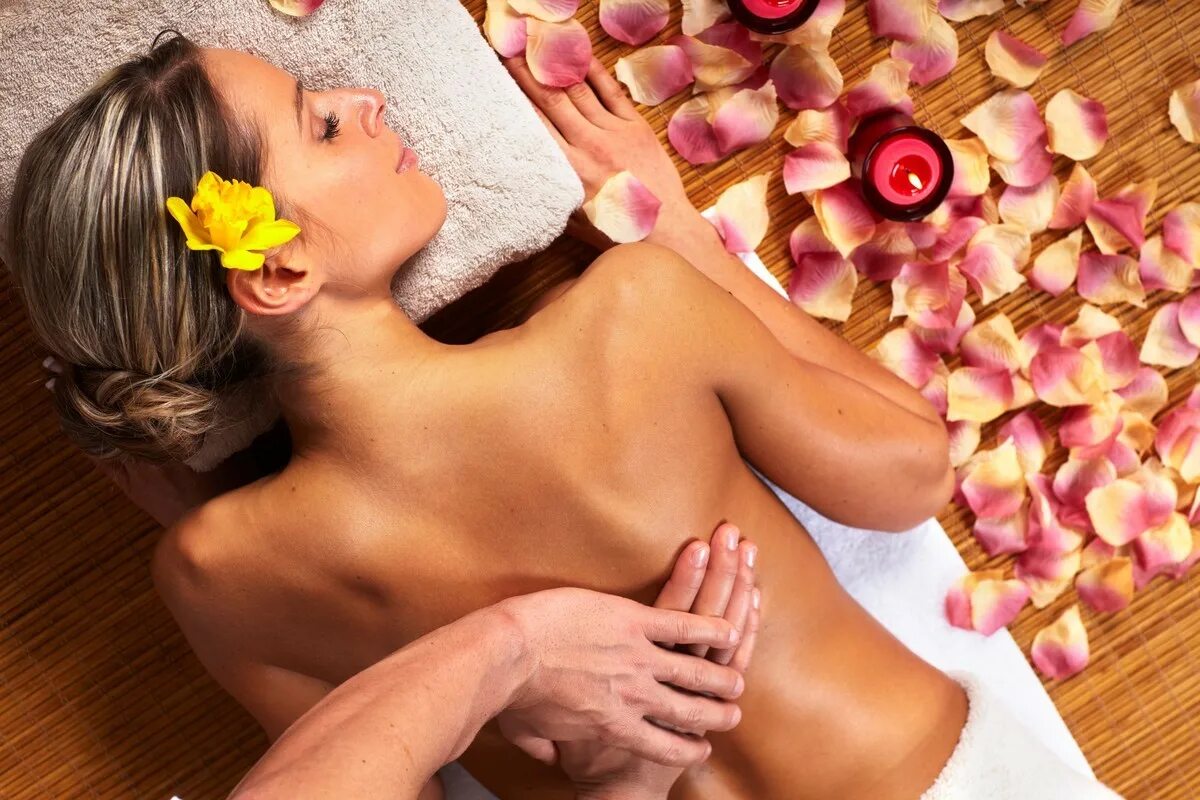 Гавайский массаж Lomi Lomi. Спа массаж. Красивая девушка в спа. Девушка в спа салоне. Massage 7