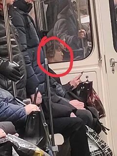 Майя спокойно ехала в метро