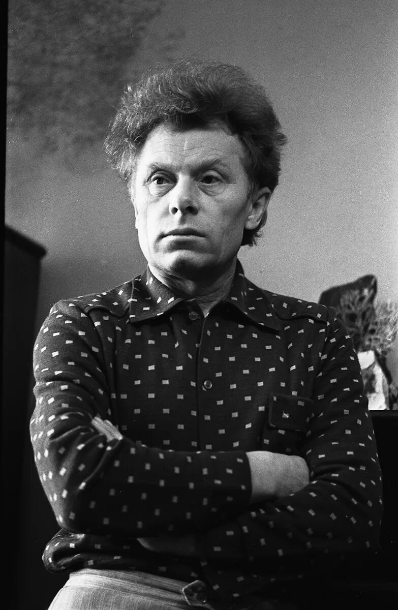 памятник орленку в челябинске. скульптуры головницкого. лев николаевич головницкий скульптуры. лев николаевич головницкий. головницкий.