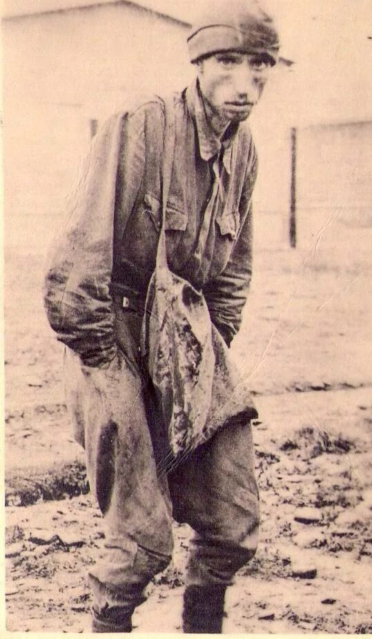 1941 г. Лагерь российских военнопленных. Лагерь советских военнопленных уманская яма. Германские лагеря военнопленных 1916. Лагерь российских военнопленных.