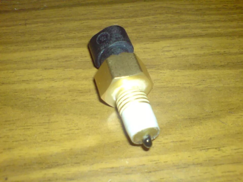 Датчик дтв gm. Дтв датчик. Дтв датчик температуры воздуха. Газ 3110 датчик дтв. Датчик температуры воздуха 2108.