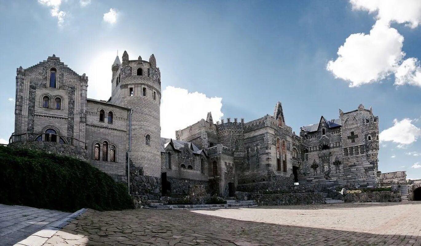 Замок в белгороде. Песчаная 33 белгород замок. Замок в белгороде. Замок белгород песчаная. Белгород песчаная улица 33 замок ютарк.