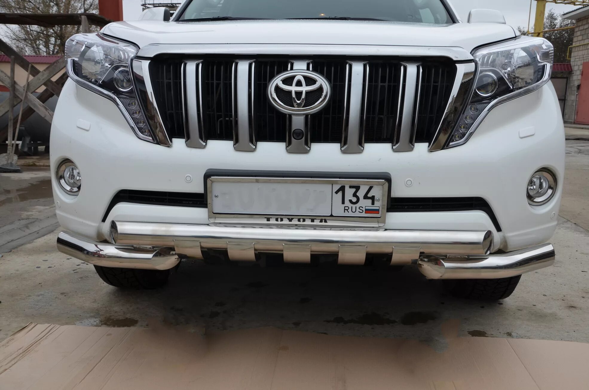 Передняя защита бампера Toyota Prado 150. Защита переднего бампера Toyota Land Cruiser Prado 150. Защита переднего бампера Тойота ленд Крузер Прадо 150. Toyota Land Cruiser Prado 150 2013. Защита бампера прадо купить