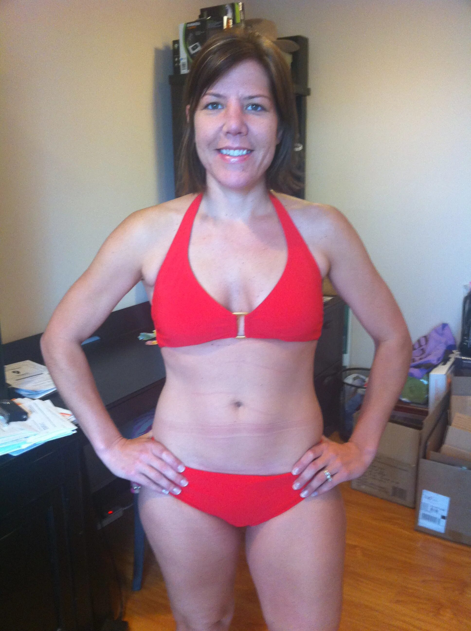 Middle-aged in Swimsuit. Sunnymoms фото.