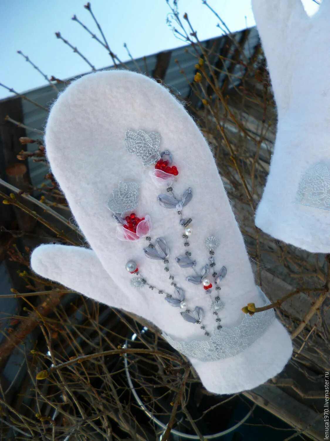 гламурная варежка для снегурочки своими руками. рукавички для снегурочки поделка. гламурная варежка для снегурочки своими руками. гламурная варежка для снегурочки своими руками. рукавица деда мороза.