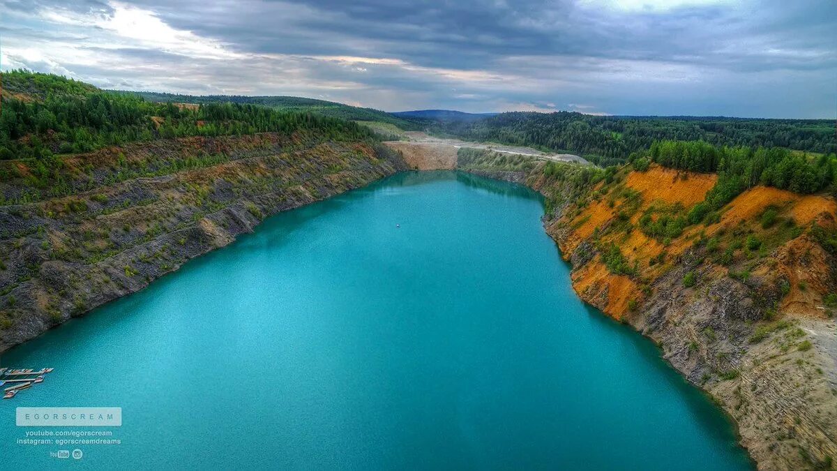 Карьеры пермь. Голубые озёра Александровск Пермский край. Голубые озера Пермь Александровск. Александровские озера Пермский край. Озера в Александровске Пермский.