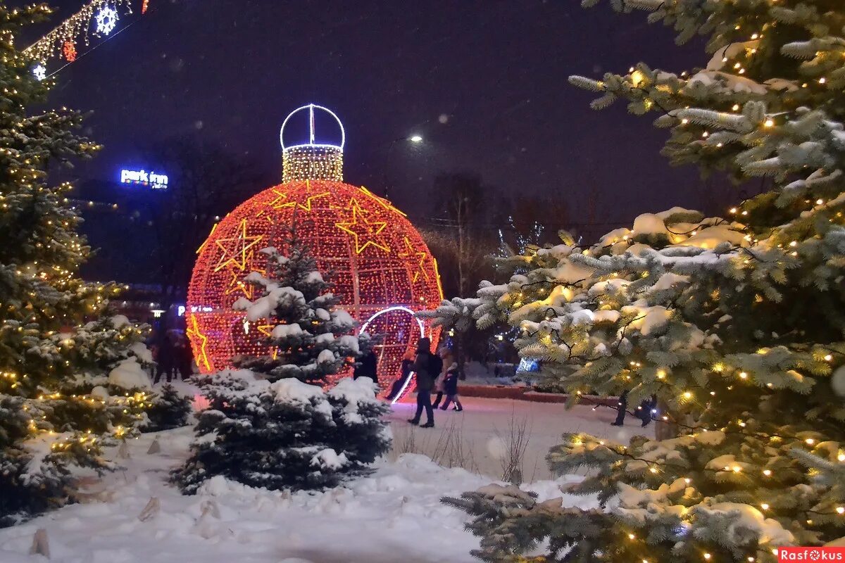 новогодняя манежная площадь панорама. красивые места в москве. красная площадь новый год. новый год за городом москва. манежная площадь москва новый год.