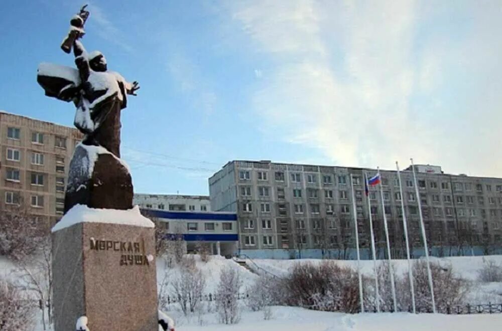 Урно гаджиево. Урно гаджиево. Памятник морякам подводникам в гаджиево. Памятник морская душа в полярном. Гаджиево мурманская область 2022.