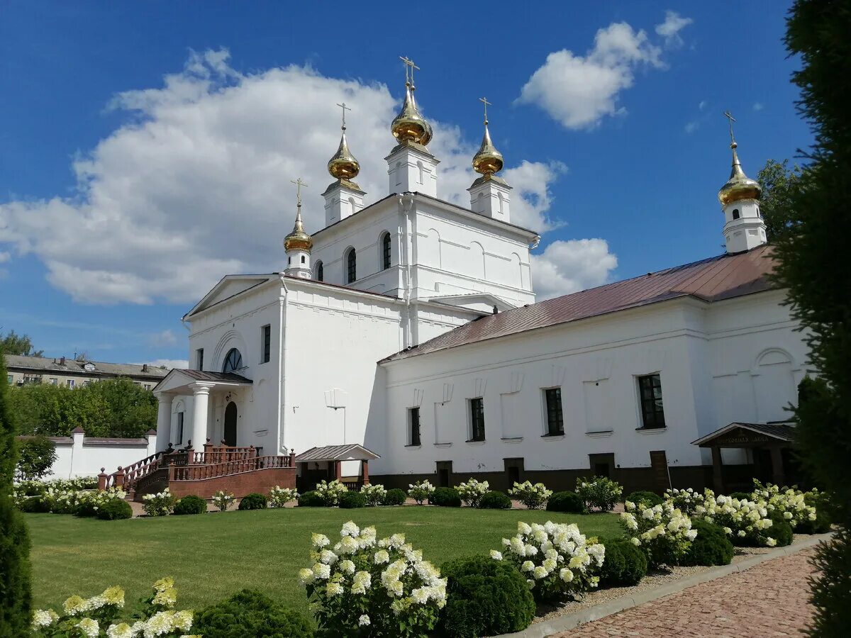 Успенский трифонов монастырь. Успенский собор иваново духовенство. Иваново успенский кафедральный собор отец макарий. Успенский собор иваново духовенство. Сайт успенского собора иваново.