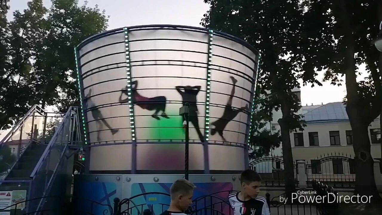 Гомель куда сходить с ребенком. Гомель парк аттракционов. аттракцион гравитация гомель. гомель парк аттракцион центрифуга. аттракционы в гомеле в парке.