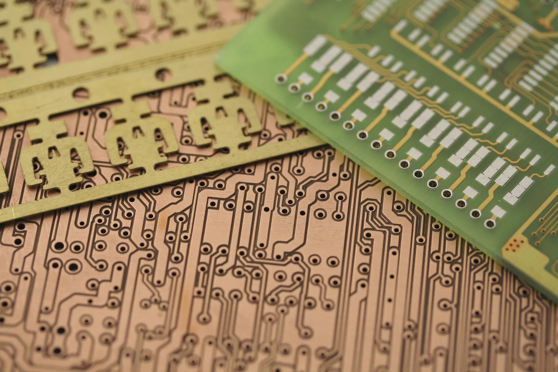 текстолит fr4-1 0. универсальная печатная плата 4x6. резонит зеленоград многослойные печатные платы. многослойная плата pcb. материалы для печатных плат.