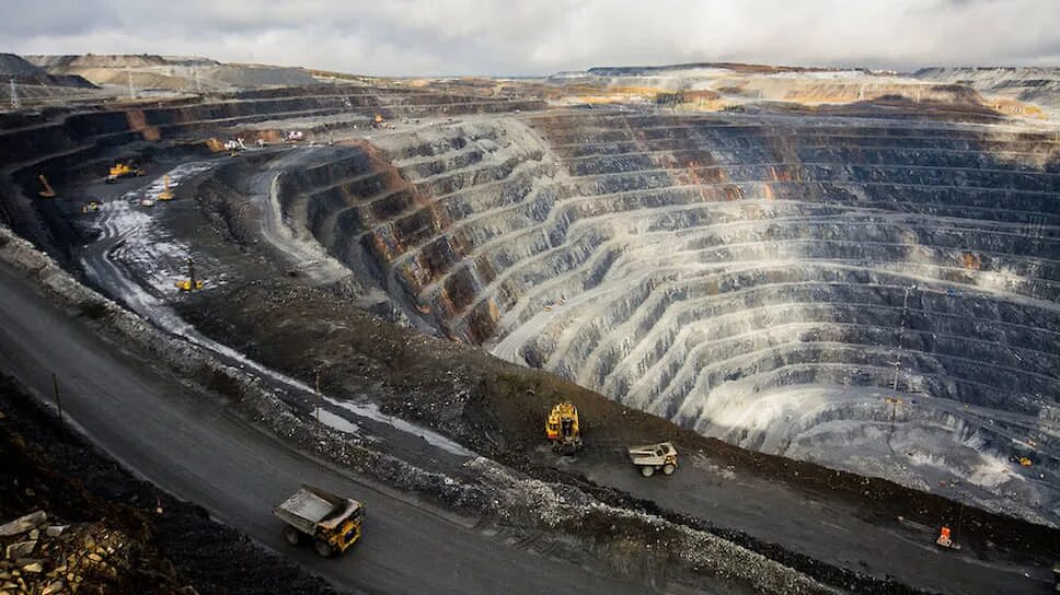 Горно-обогатительный комбинат мирный. Гайский гок открытый рудник. Предприятия карьеры. Железорудная провинция хамерсли (австралия). Сорский гок карьер.