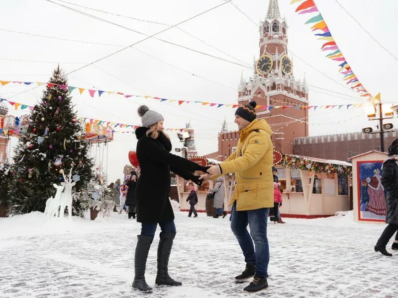 Зимняя ярмарка на красной площади. Новогодняя ярмарка в Москве на красной площади. Новогодняя красная площадь. Кремль новый год.