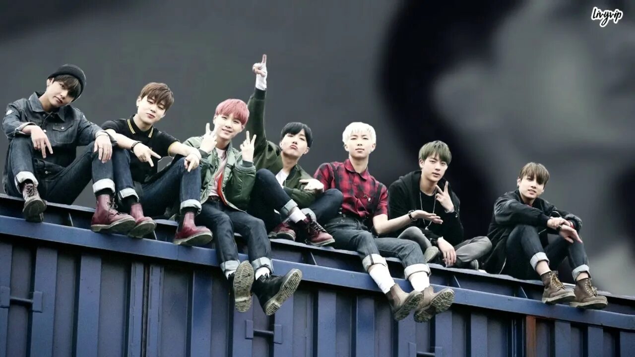 I need u enhypen. 1024 X 576 БТС. БТС 2048 на 1152. BTS 2560 Х 1440. БТС I need u.