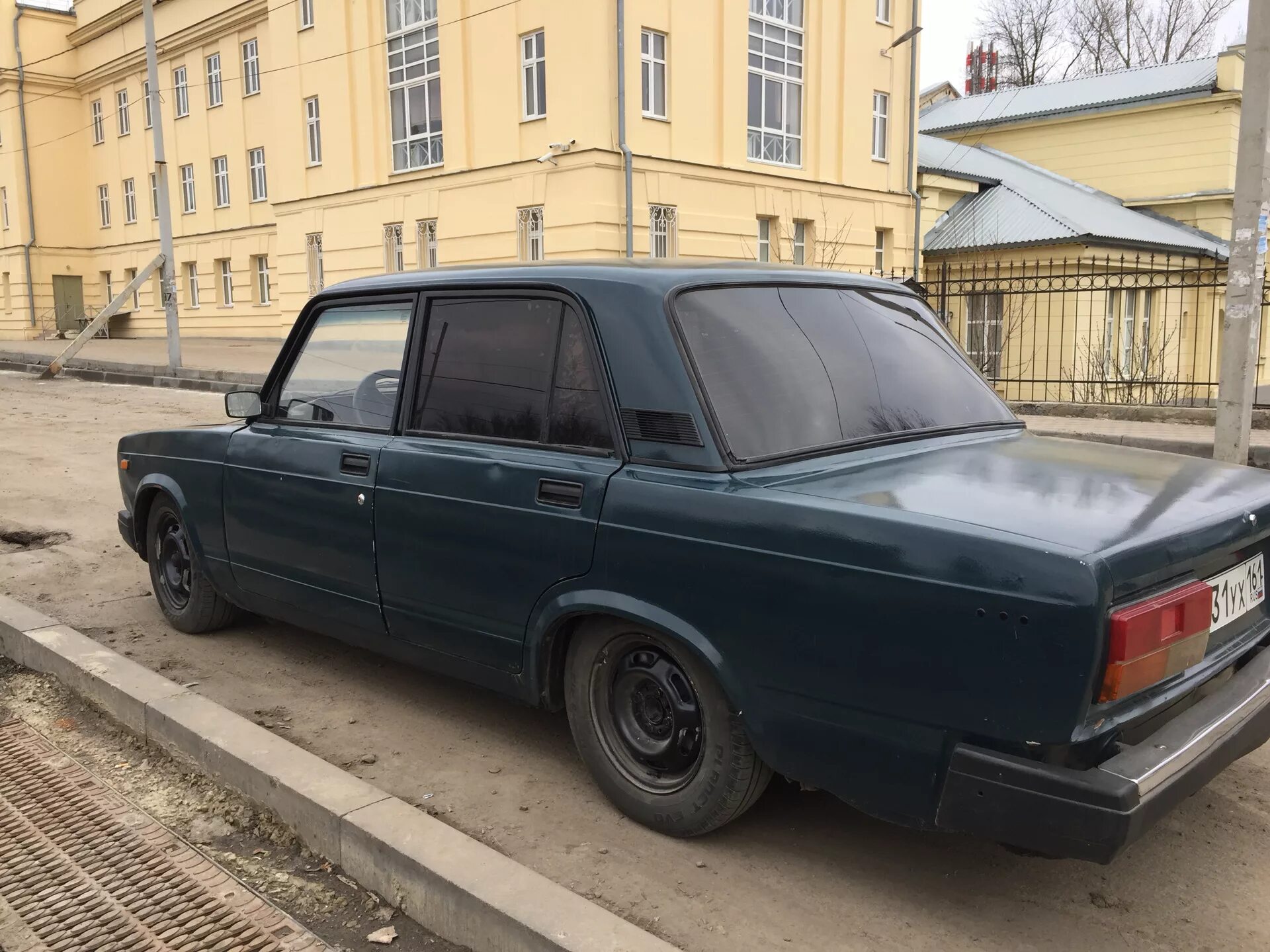 Тонированная семерка. ВАЗ 2107 мурена на штампах. ВАЗ 2107. ВАЗ 2107 антихром. Зеленая ВАЗ 2107 бункер.