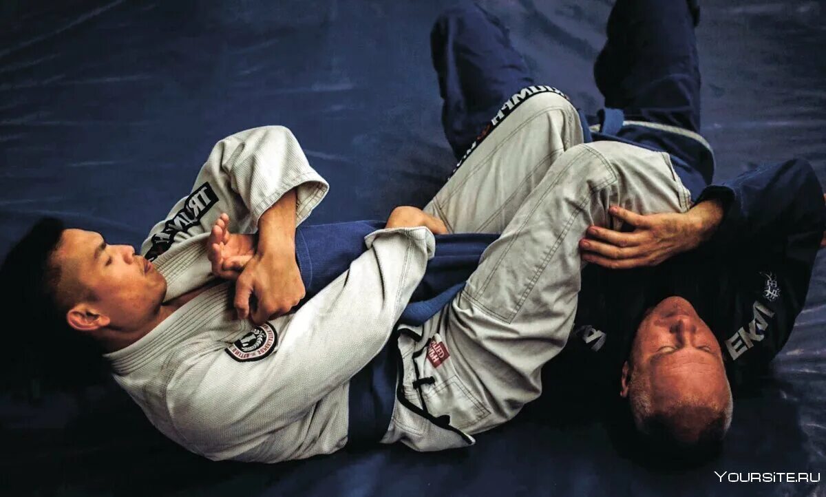 Борьба джиу-джитсу. Бразильский спорт джиу джитсу. Бразильское джиу джитсу против. Джиу джитсу видео боя. Приемы из джиу-джитсу.