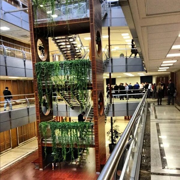 Лекционная аудитория мгимо. Мгимо внутри. Новый корпус мгимо атриум. Мгимо новый корпус. Мгимо питер.