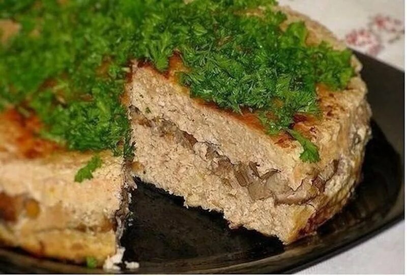 Куриный торт рецепт. Куриная запеканка с грибами. закусочный торт из куриного фарша. закусочный торт из куриного филе. закусочный тортик из куриной грудки.