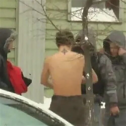 Дебош фанатов на улице города. Пьяные болельщики самара. росгвардейцы в самаре устроили дебош обоссали машину.
