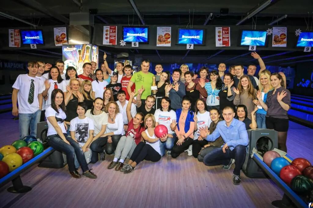 новогодний корпоратив в боулинге. сокровища фараона боулинг. боулинг кураж. корпоратив в боулинге в москве. корпоративный боулинг.