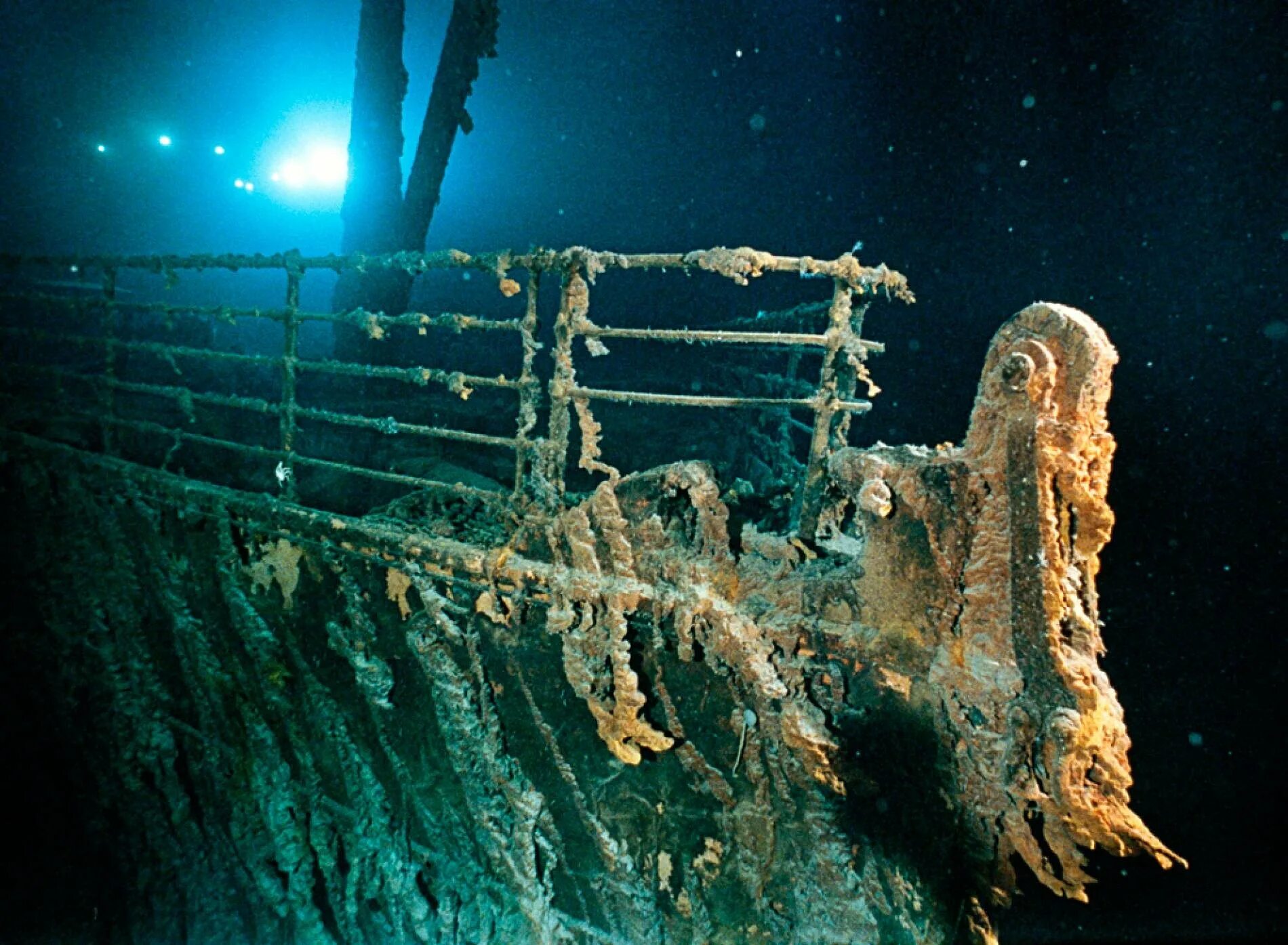 Титаник на дне. Титаник под водой 2020. Затонувший Титаник.