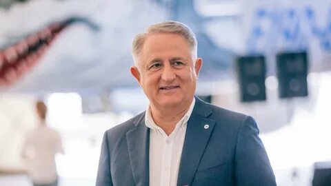 Владелец авиакомпании
