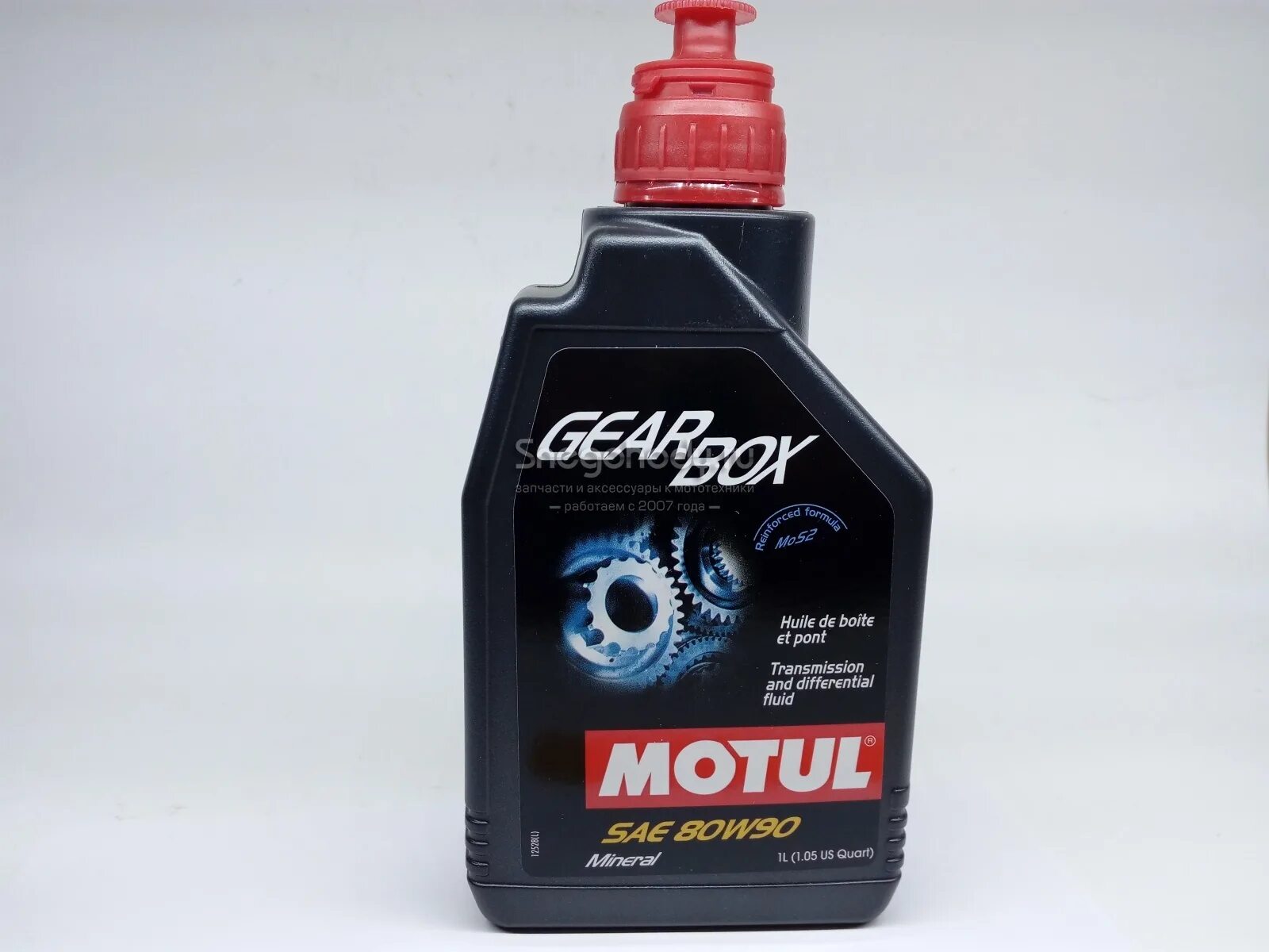 Масло в редуктор стелс. Мотюль трансмиссионное масло для снегохода. Motul gearbox 80w90. Motul 80w90.