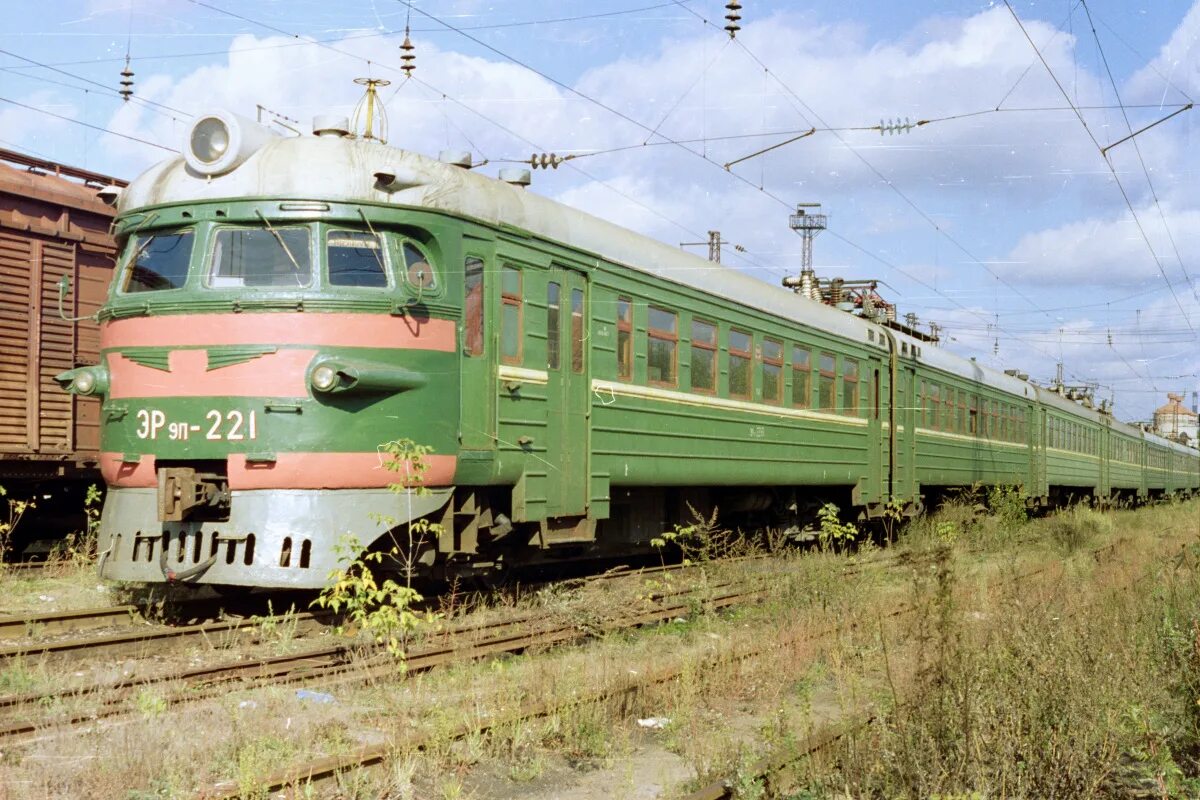 Эр9 электропоезд. Электропоезд эр9п. Электричка эр9. Эр9п-221.