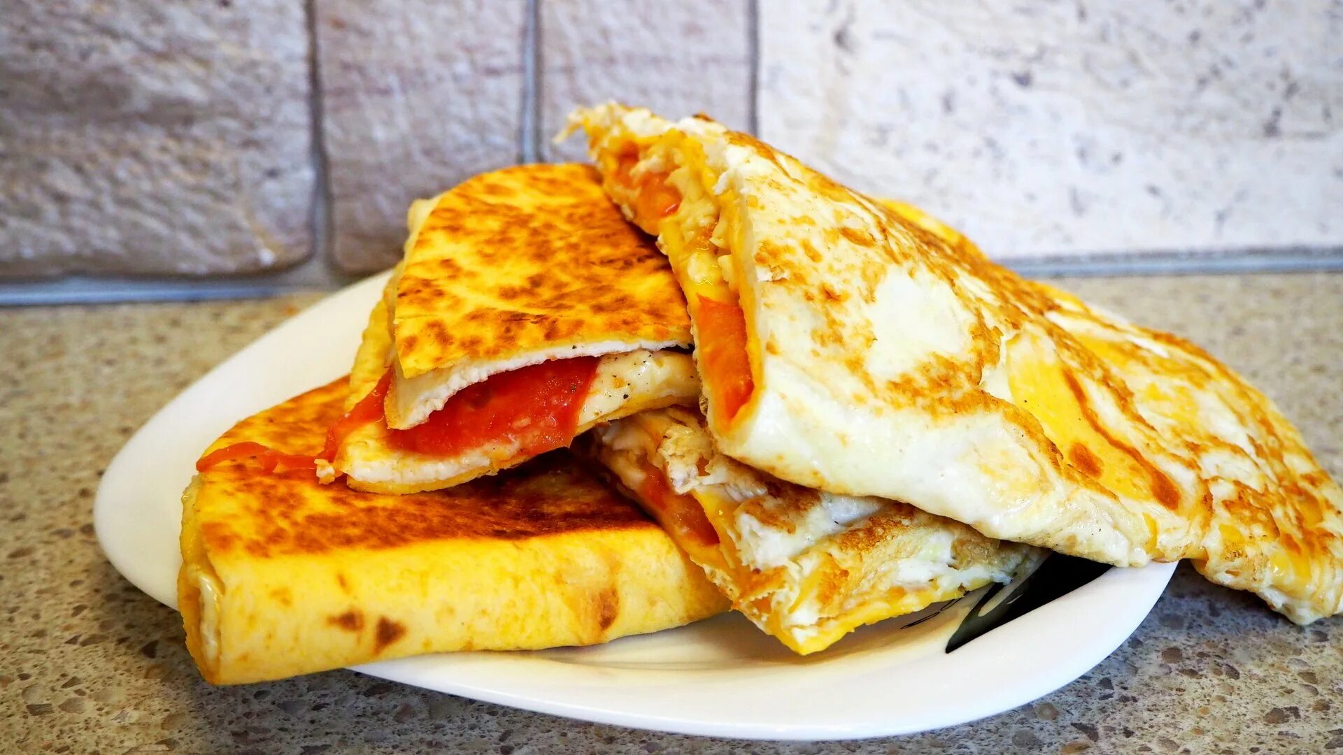 Завтрак из лаваша. Завтрак за 5 минут на сковороде. Вкусные завтраки из лаваша на сковороде. Завтрак из лаваша и яиц. Завтрак из лаваша.