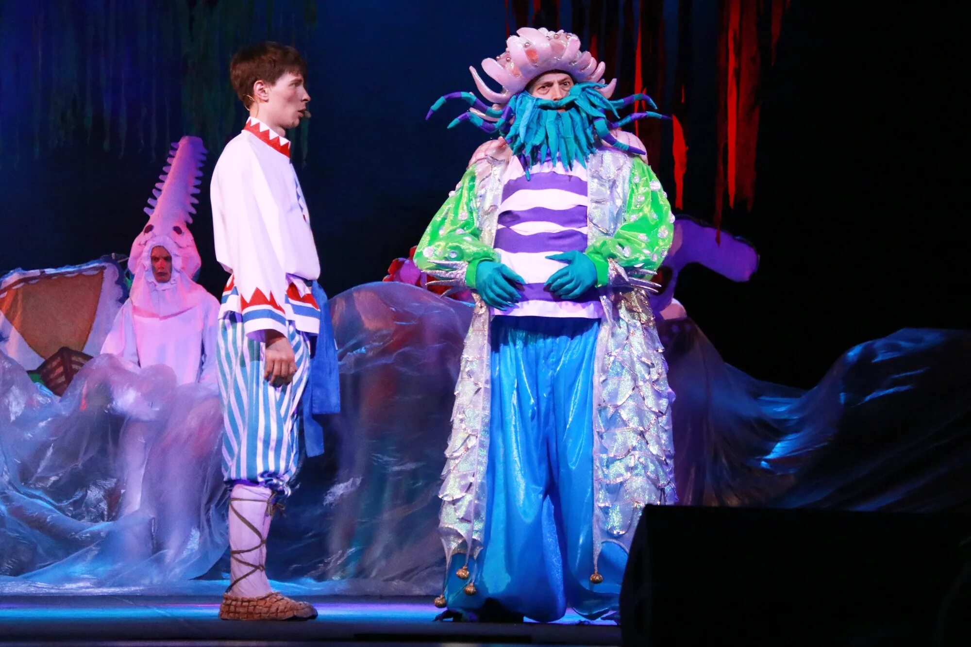 Театр дурова летучий корабль. Театр корабль. Театр корабль. Летучий корабль театр театр. Паруса на сцене.