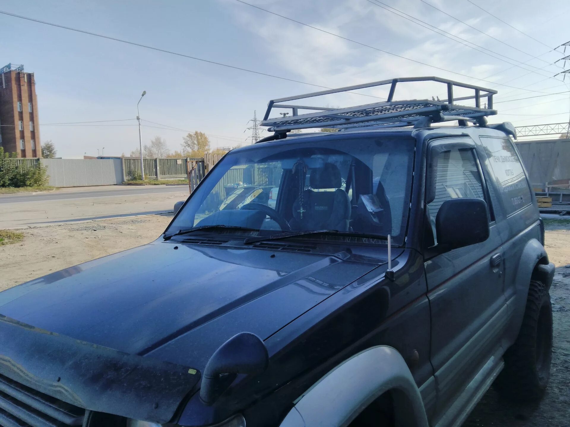 Крыша pajero 2. Митсубиши паджеро 2 багажник. Рейлинги паджеро 2 коротыш. Экспедиционный паджеро 2. Багажник на крышу мицубиси паджеро 2.