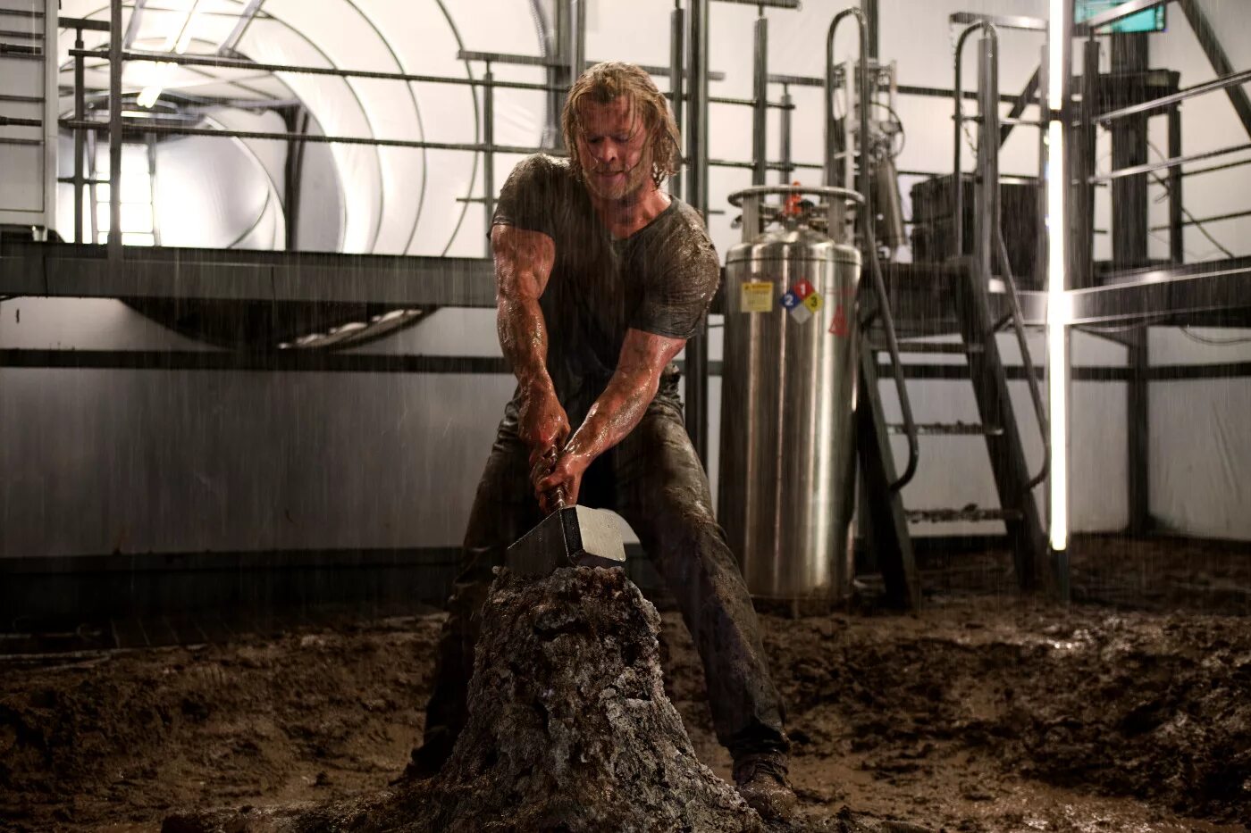 30 июня 2011. Chris Hemsworth Thor 2011.
