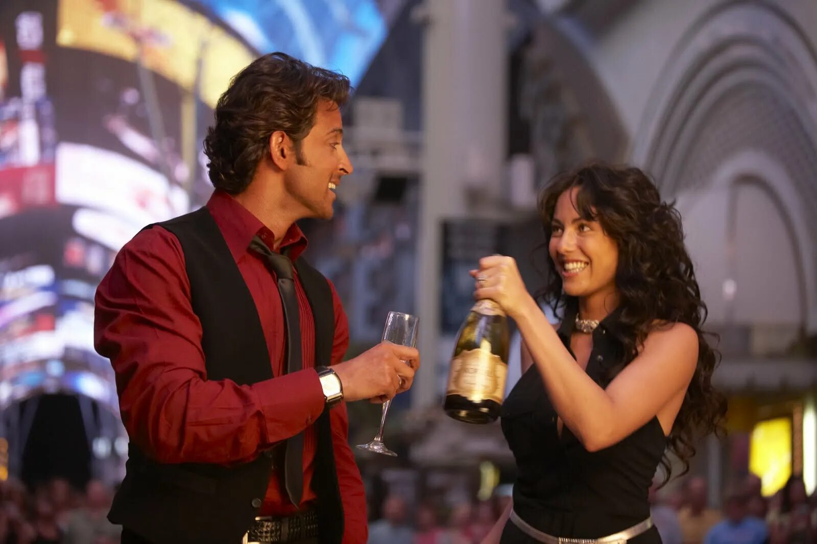 Горан каран - оставайтесь со мной. Реклама шанель 5 с одри тоту. Воздушные змеи фильм 2010. Горан каран - оставайтесь со мной. Горан каран википедия фото.