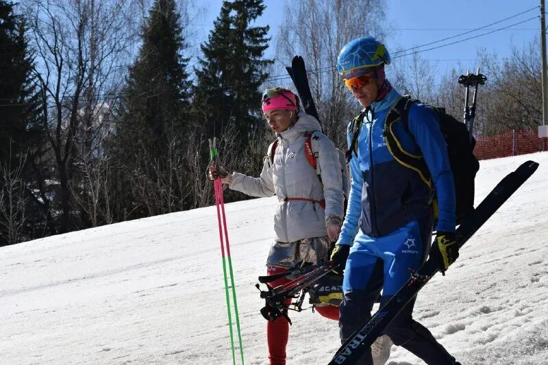 угму лыжная база. горнолыжный спорт. эльбрус высота без снаряжения. русская горнолыжная школа столица новопеределкино лого. лыжная академия москва.