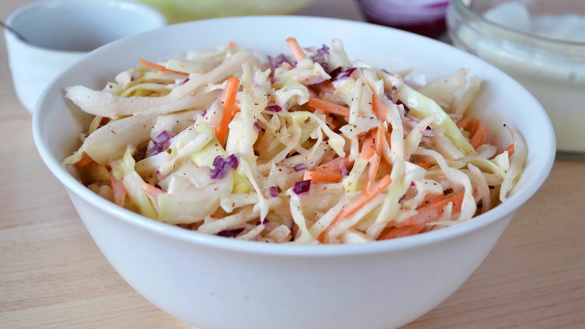 Салат из капусты без масла. Коул слоу. Coleslaw. Соус Коул слоу. Капуста Коул слоу.