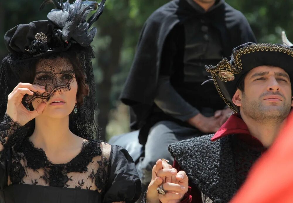 Синьйора геншин. Висенте лопес портанья. Сеньора сколько лет. Портрет сеньоры деликадо де имас, висенте лопес портана, 1833. Барбара хорни геншин.