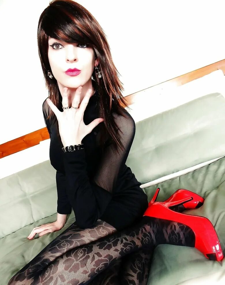 Саша машкова кроссдрессер. Про кроссдрессерах. Laura wayland. Про кроссдрессерах. Кроссдрессер келли клэр.