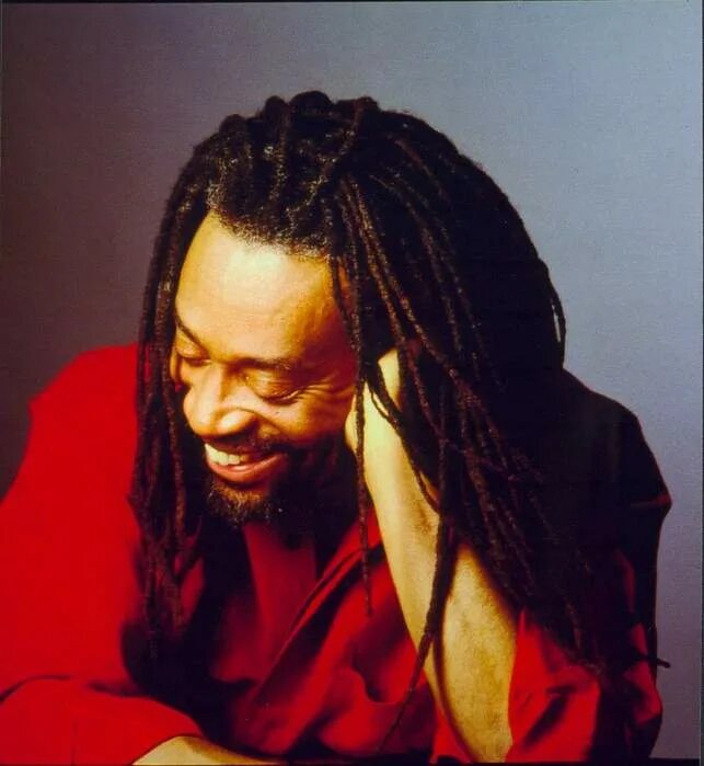 Bobby mcferrin be happy. Бобби Макферрин. Bobby MCFERRIN don't worry be Happy. Bobby MCFERRIN - Bobby MCFERRIN (1982). Bobby MCFERRIN Rastaman.