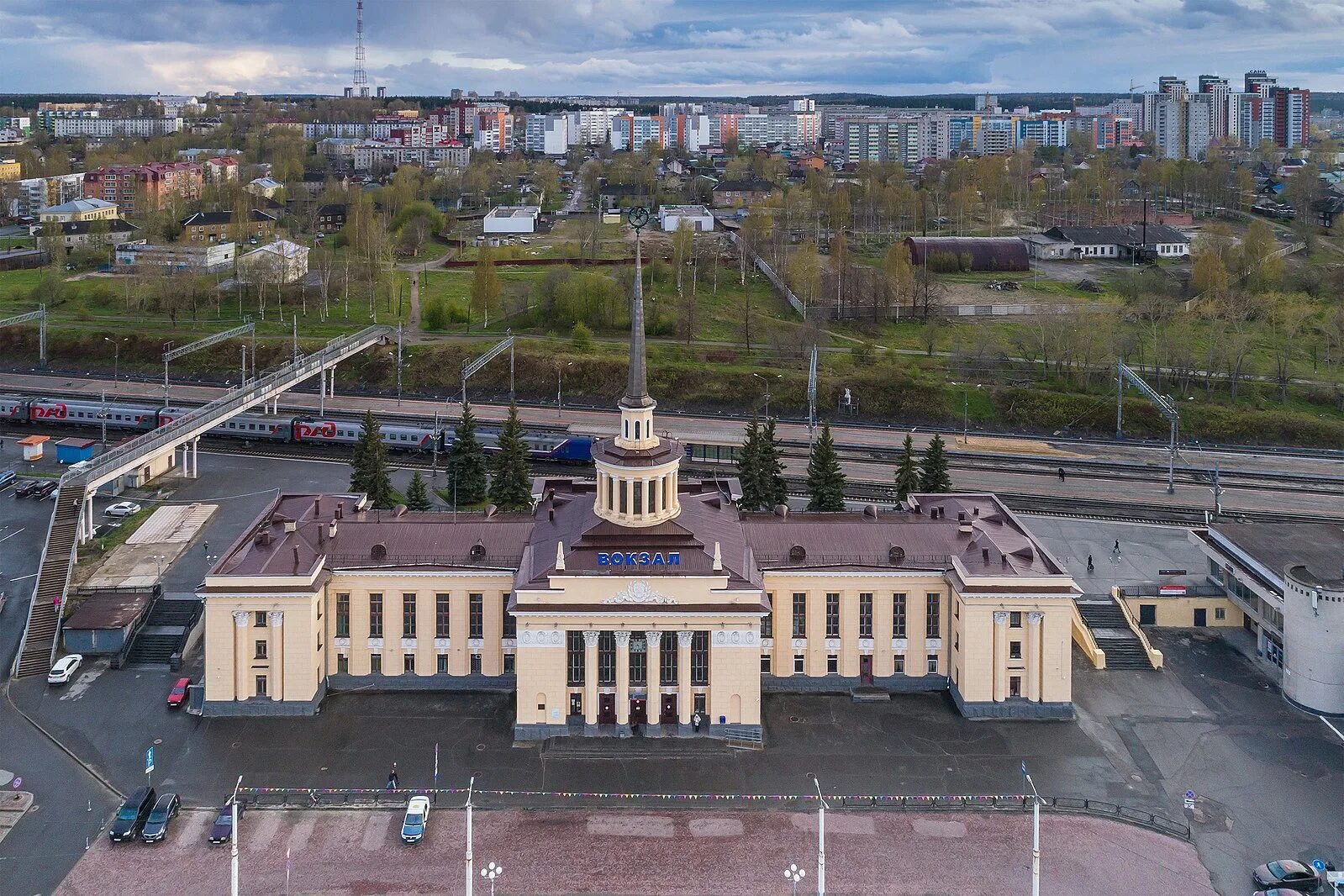 Ржд петрозаводск телефон. ЖД вокзал Петрозаводск. ЖД вокзал Петрозаводск Петрозаводск. Станция Петрозаводск пассажирский. Станция Петрозаводск вокзал.