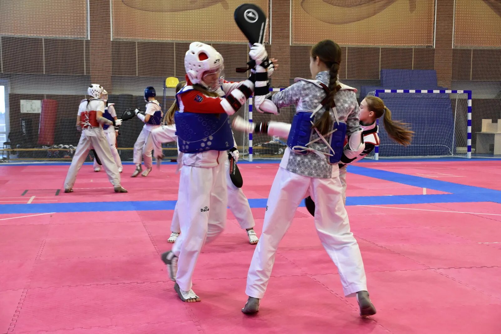 чемпионат россии по таэквондо 2022 в москве. первенство москвы кадеты 2023 тхэквондо. первенство россии по тхэквондо 2022 кадеты. тхэквондо кадеты. чемпионат россии по кадетам тхэквондо.